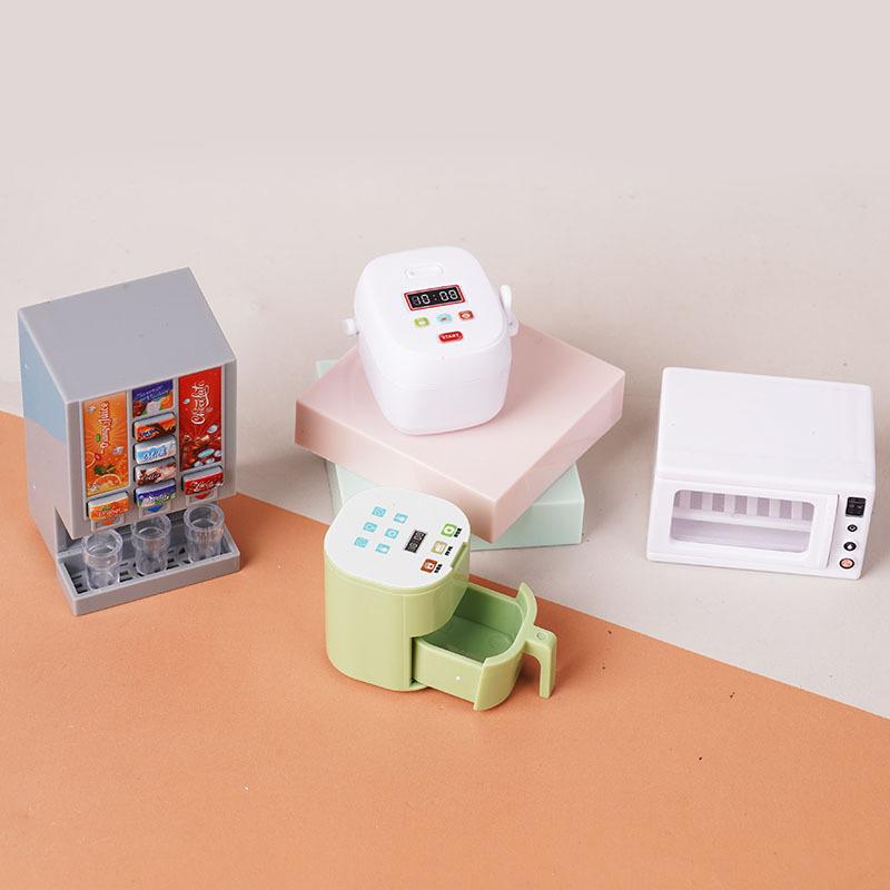 Commercial Kitchen Juicer - Dollhouse Miniature Kitchen Appliance Kit Simulated